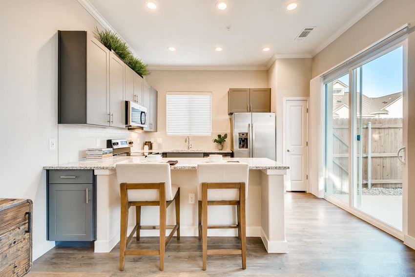 Avilla Oakridge Apartments, 1405 N. Gateway Blvd, Forney, TX RentCafe